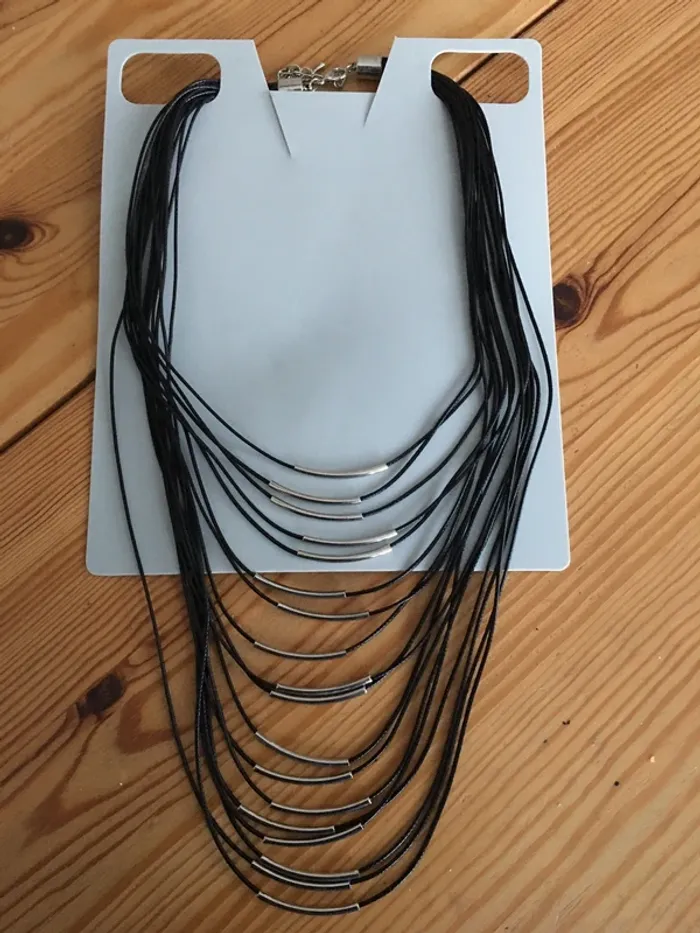 Collier fil et argenté - photo numéro 3