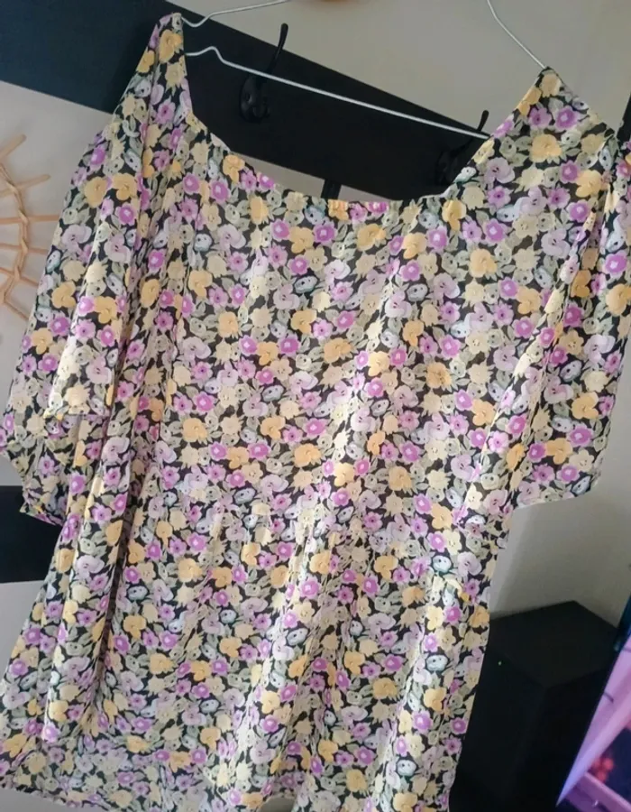 Haut fleuri 54-56