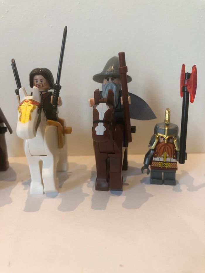 Figurine type lego la communauté de l’anneau. le seigneur des anneaux - photo numéro 5