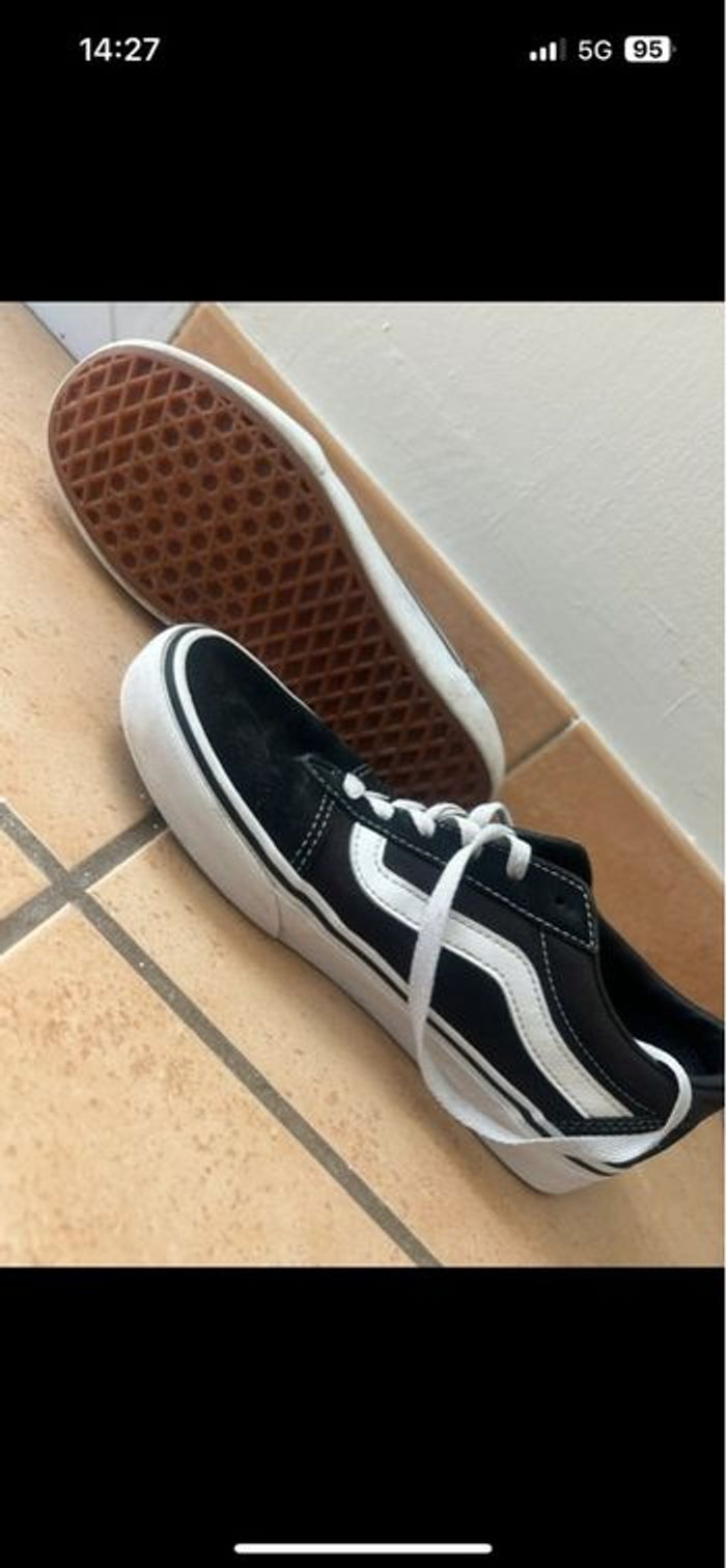 Vans noir et blanche - photo numéro 2