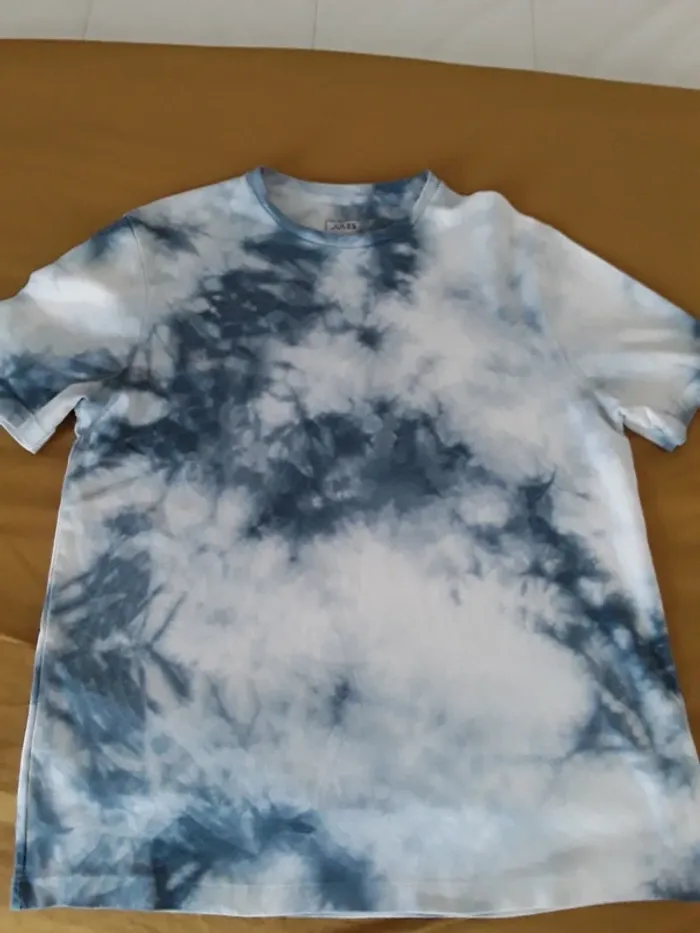 Tee shirt