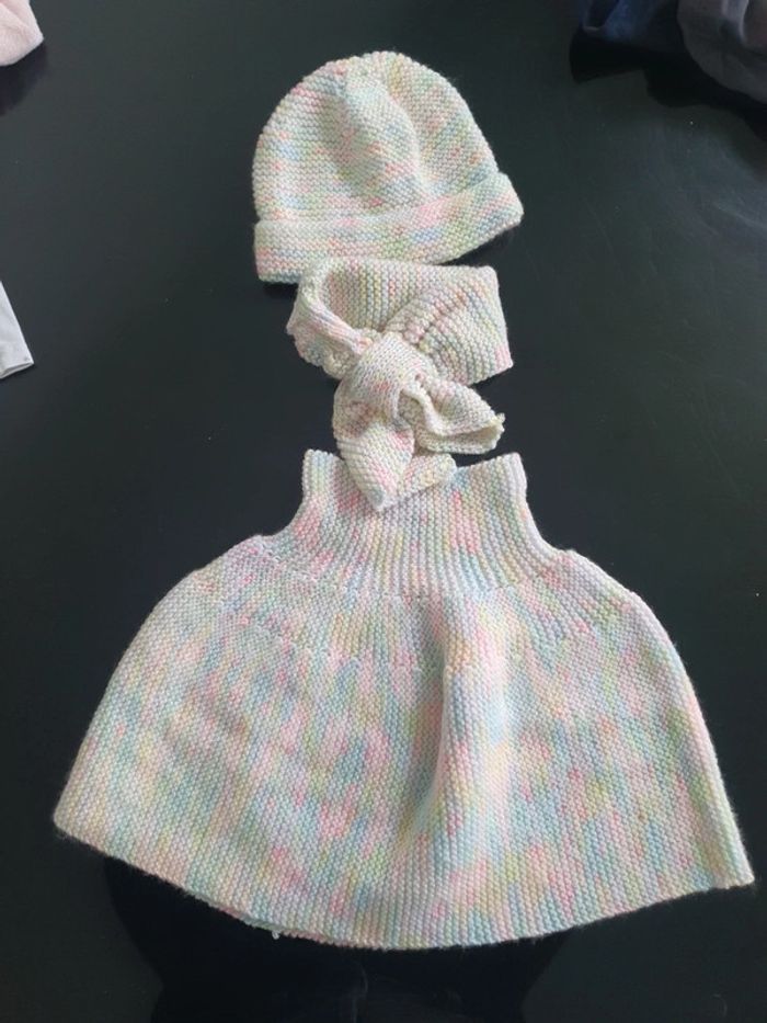 Lot bonnet poncho écharpe tricoté main