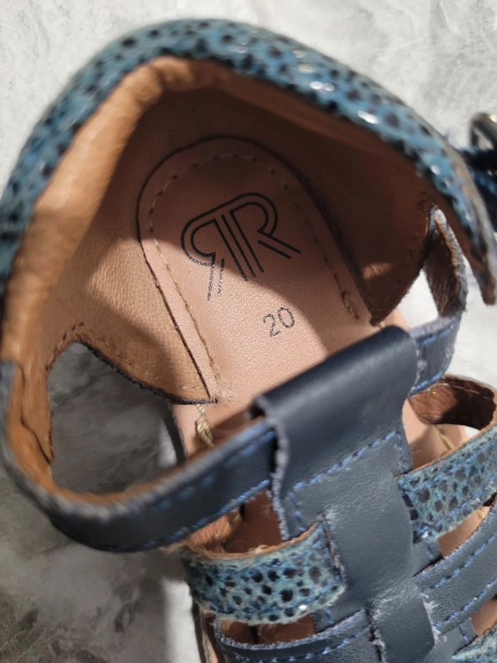 Chaussures en cuir taille 20 - photo numéro 3