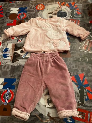 Ensemble  velours bébé