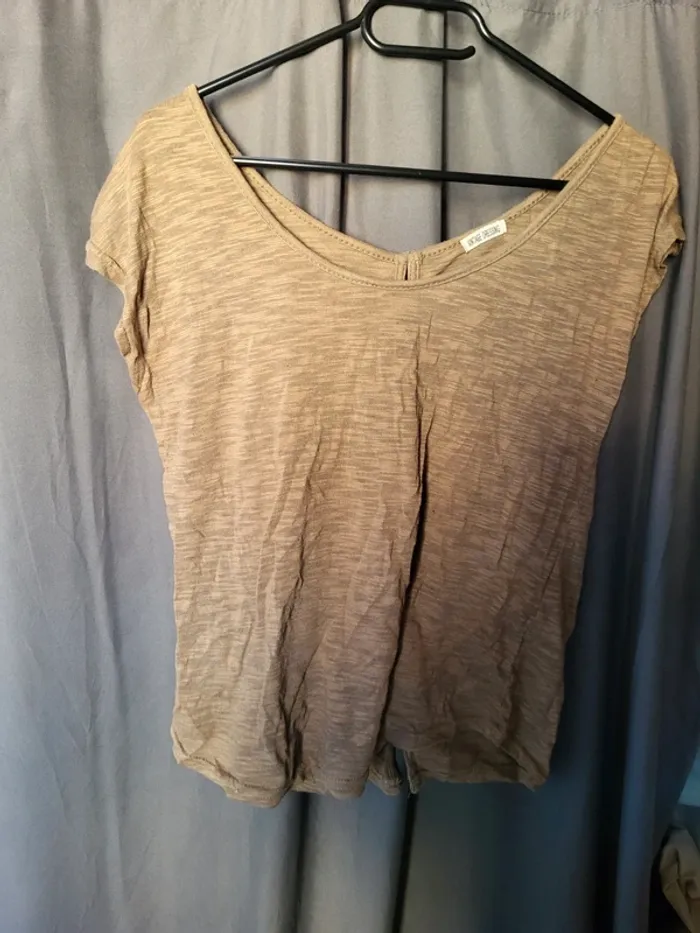 T-shirt nœuds dans le dos - photo numéro 2