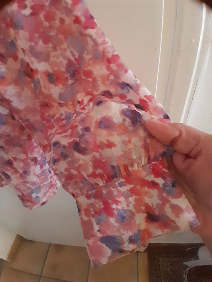 Superbe chemisier imprimé rose et bleu, taille L, Marque Kiabi - photo numéro 3