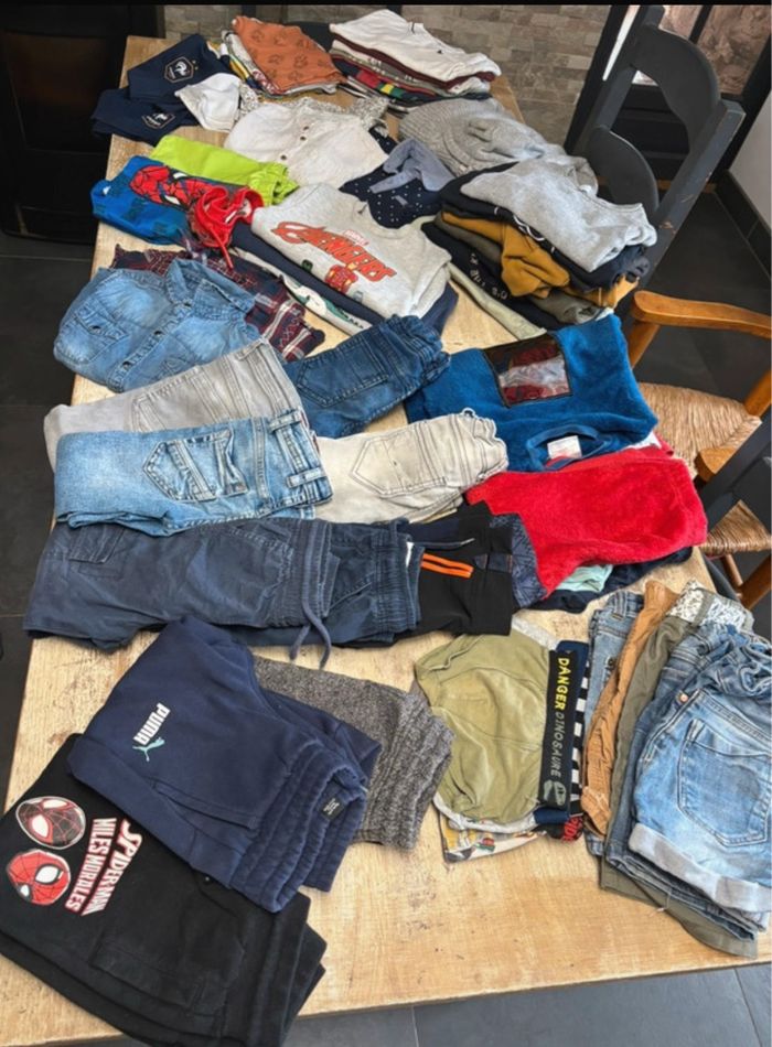 Gros lot de vêtements garçon enfant 4 ans