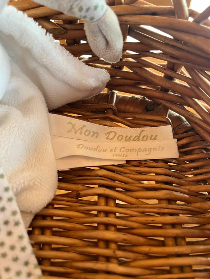 Doudou lapin attache tétines - photo numéro 4