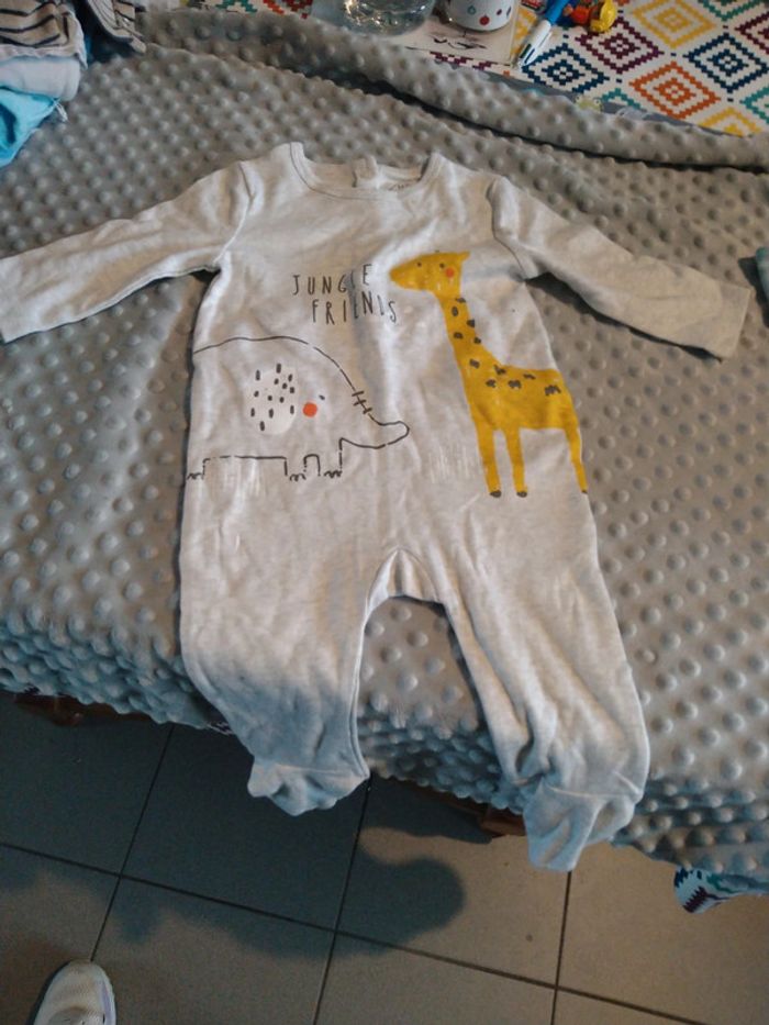 3 pyjamas 3 mois - photo numéro 2
