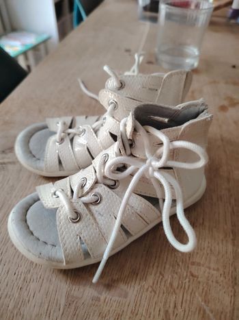 Sandales spartiates taille 22