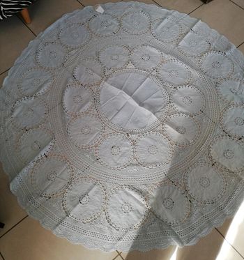 Nappe ronde coton_crochet_broderie diam 160 cm