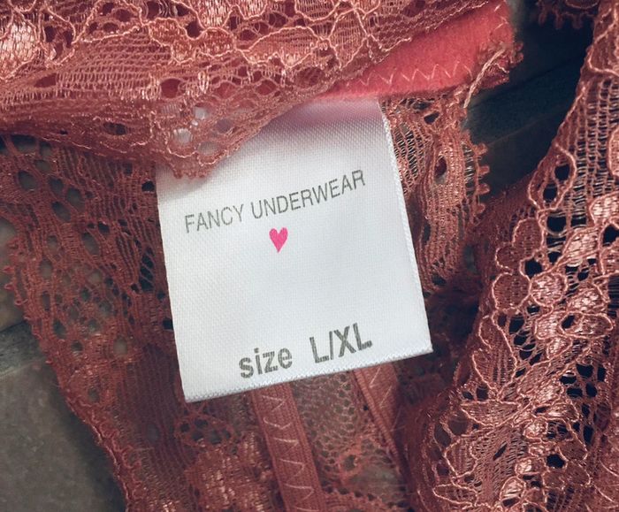 Bralettes en dentelle rose et noire neuves - photo numéro 2