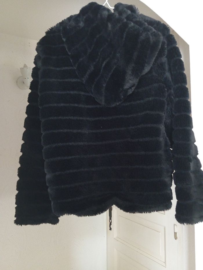 Veste fausse fourrure - photo numéro 2