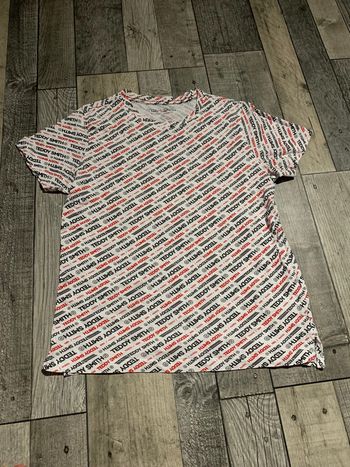 TEE shirt