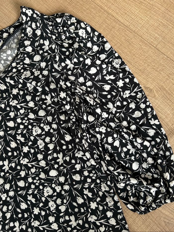 Robe noire et blanche avec manches 3/4 Naf Naf taille 38 TBE - photo numéro 9