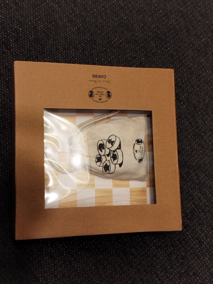 Jeu d'échecs en bois de voyage NEUF