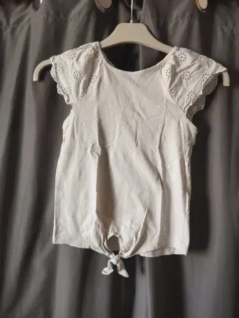 T-shirt blanc dentelle