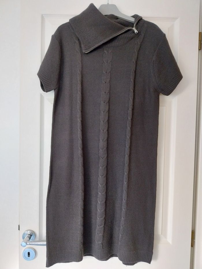 Jolie robe  marque Only taille 42