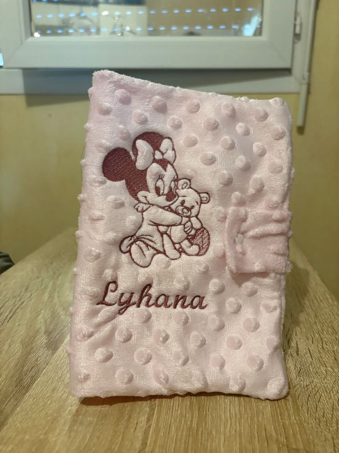 Protège carnet rose fille