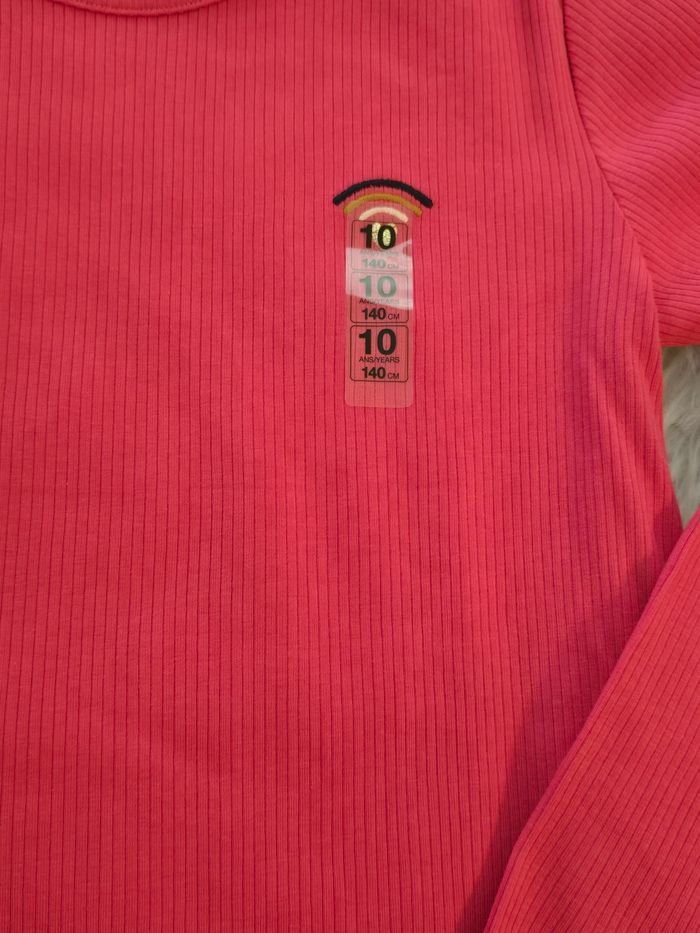 NEUF (non porté)🏷🤩😍superbe  teeshirt ML 10 ans fille 🩷🩷🩷🩷 - photo numéro 2