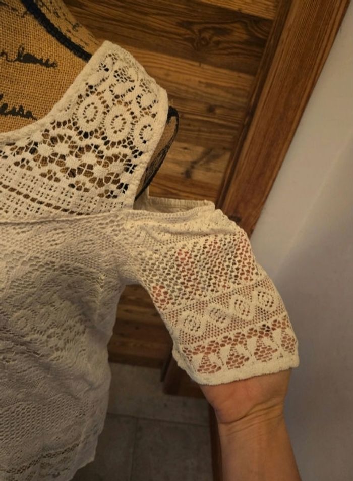 Haut dentelle épaules ouvertes Charlott - photo numéro 3