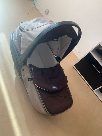 Urgent poussette Chicco