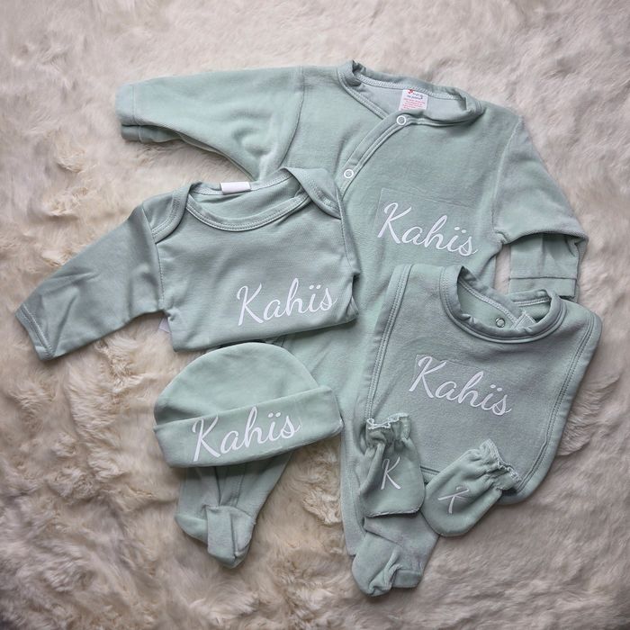 Coffret naissance complet – douceur & confort pour bébé personnalisé - photo numéro 2
