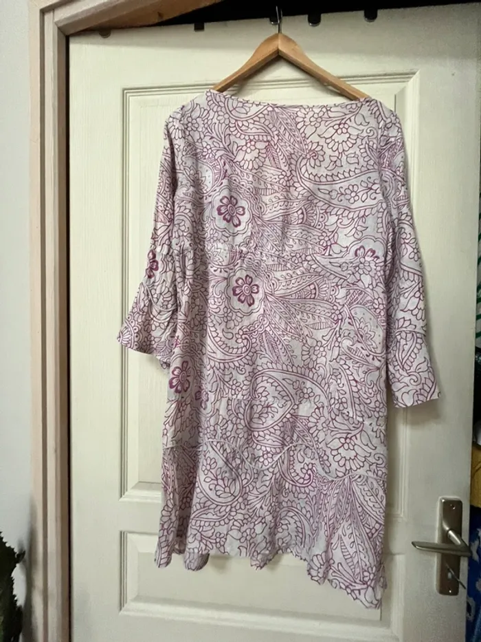 Très jolie Robe en Lin, se resserre sous la poitrine, grise à motif couleur lilas  -Taille - photo numéro 3