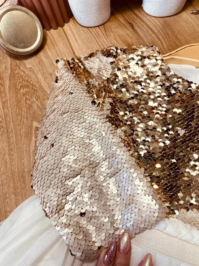 Taille 3-4 ans Robe longue créateur fille TAO blanche doré * tulle sequins réversibles * 🪷 - photo numéro 3