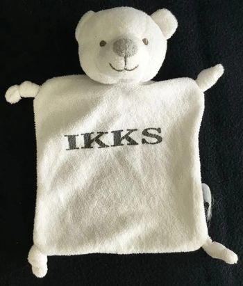 DOUDOU CARRE PLAT OURS BLANC - IKKS