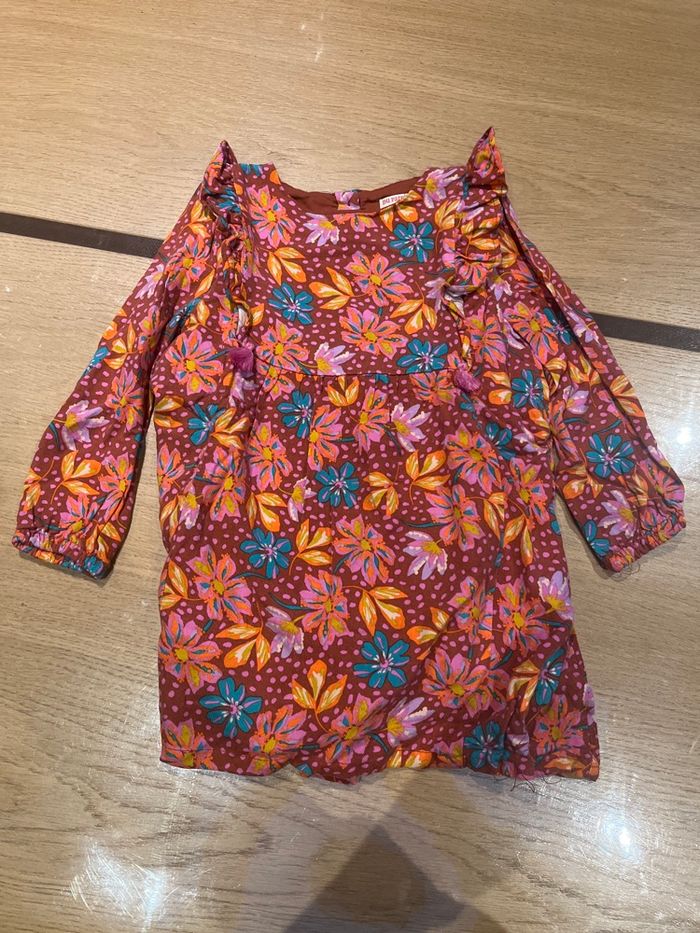 3 robes (2 du pareil au même) 1 palimino - photo numéro 4