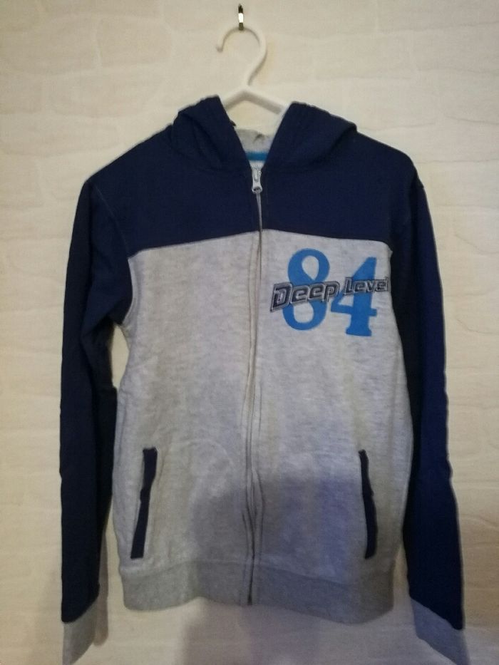 veste sweat bleu marque U taille 14 ans