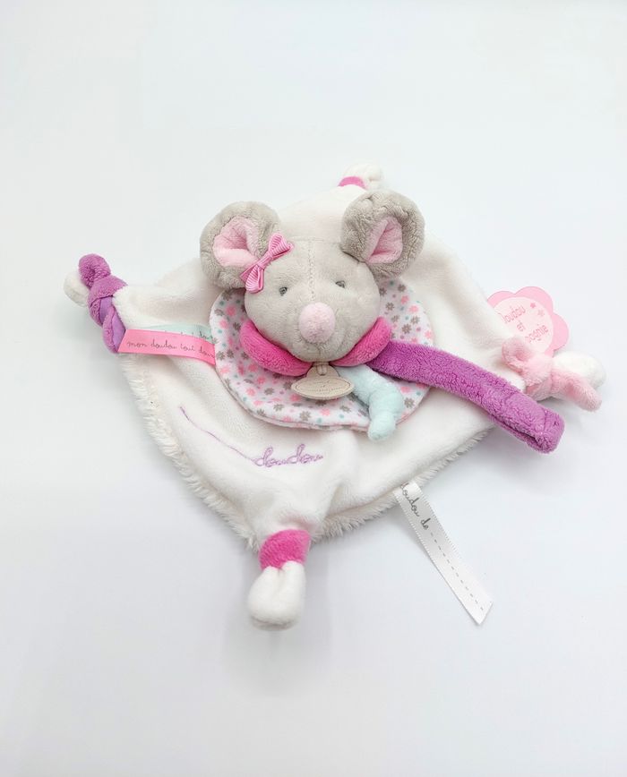 Doudou plat souris Pearly Doudou et Compagnie DC2976 gris blanc rose violet attache sucette