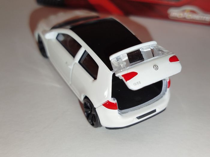 Majorette Volkswagen Golf GTI - photo numéro 8