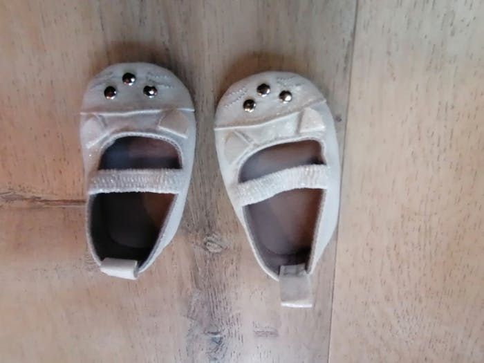 Chaussures 0-6mois neuves
