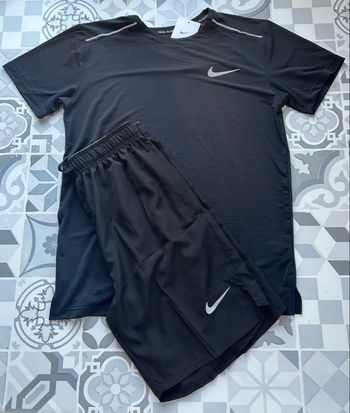 Ensemble Nike running