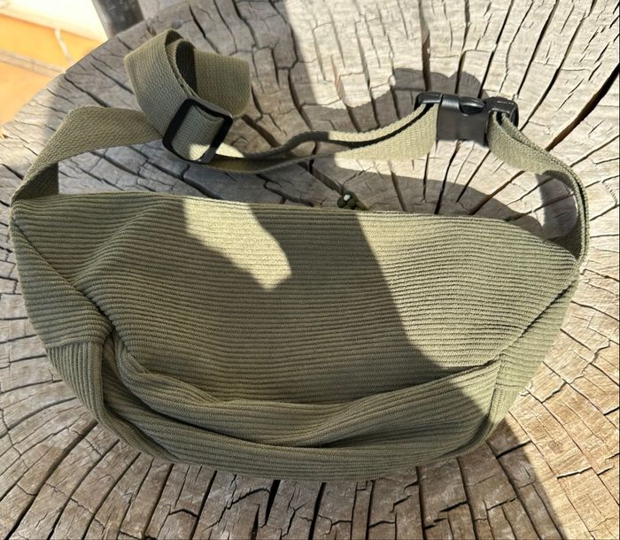 Sac banane velours kaki spacieux - photo numéro 5