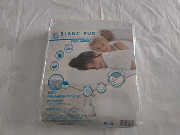 Protège matelas polaire ( neuf)