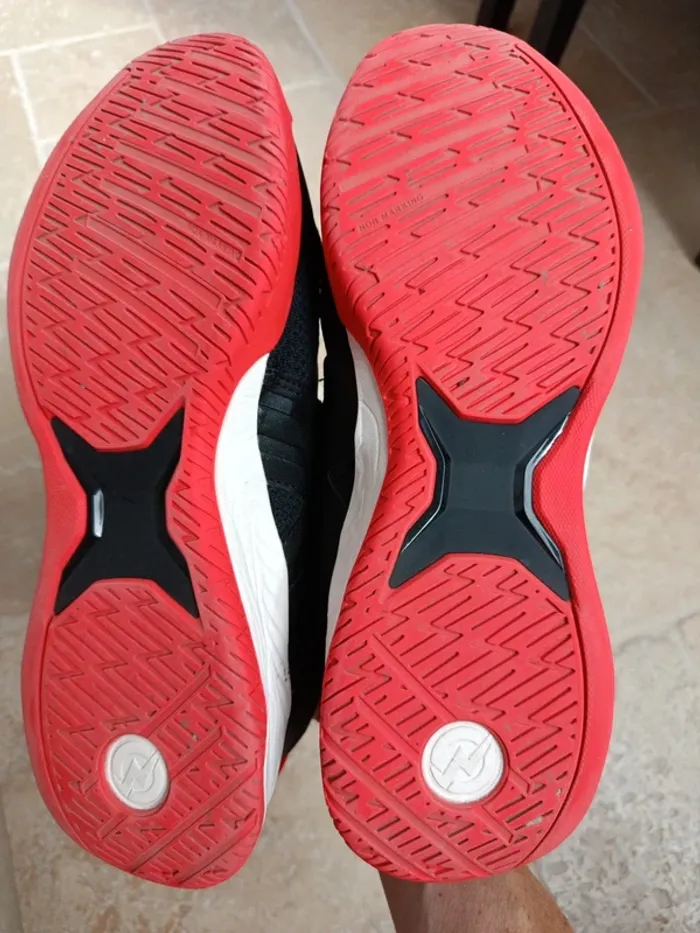 Chaussures de handball taille 44 - photo numéro 5