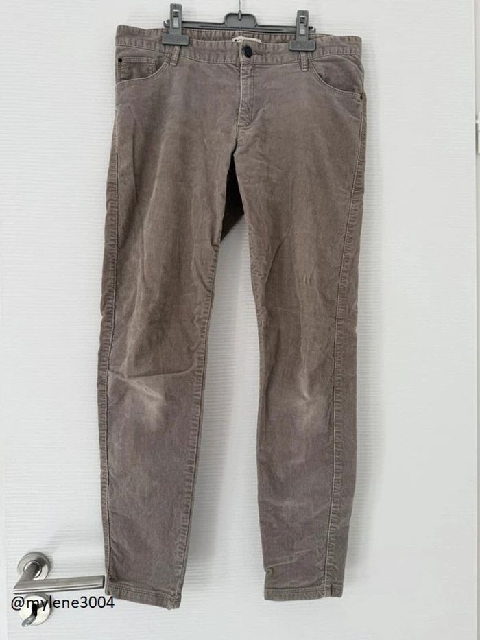Pantalon slim skinny droit en velours beige gris clair