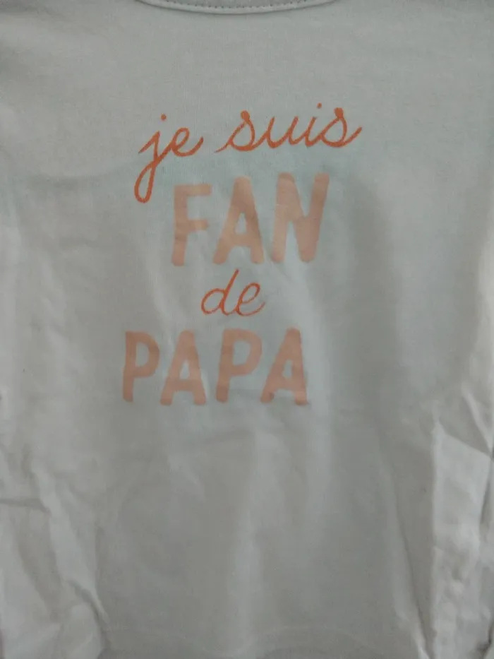 T-shirt je suis fan de papa très bon état 3 ans - photo numéro 2