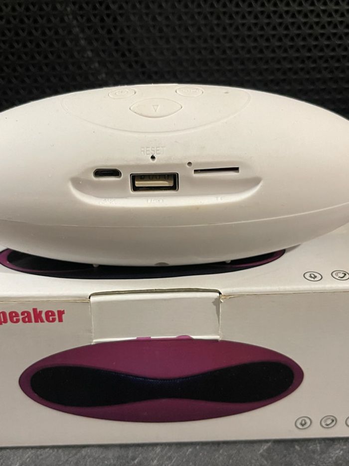 Mini enceinte Bluetooth Forme de Ballon de Rugby Radio mp3 10152 - photo numéro 2