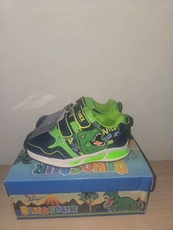 Baskets t-Rex dinosaure taille 28