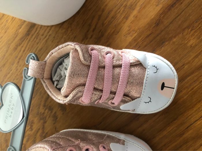 Chaussures bébé 0/3 mois neuves - photo numéro 3
