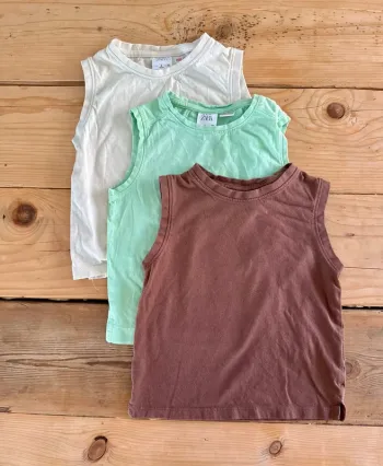 Trois débardeurs Zara