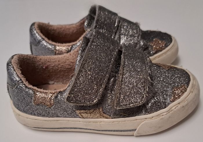 Chaussures pailletées à scratchs fille p.22 ABE - photo numéro 2