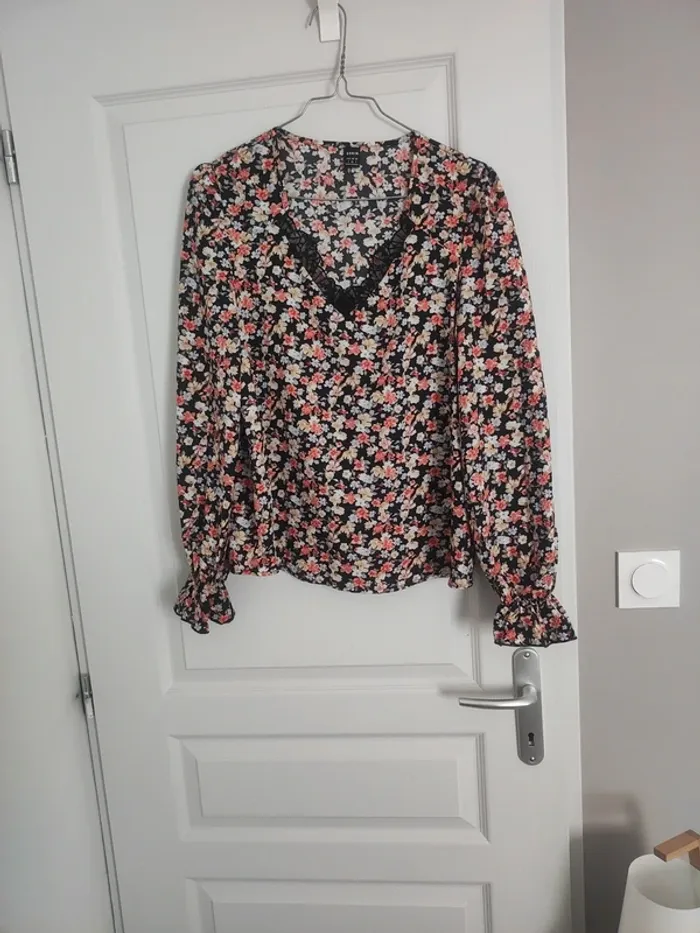 Blouse fleurie 36 neuve