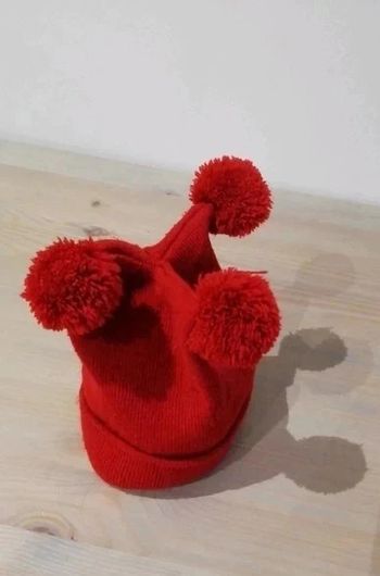 Bonnet rouge 3 pompons