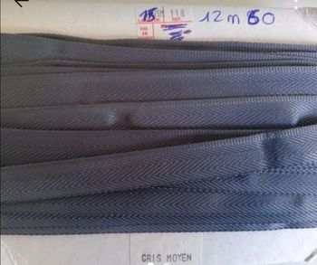 12m60 de ruban gris moyen pour loisirs créatifs.