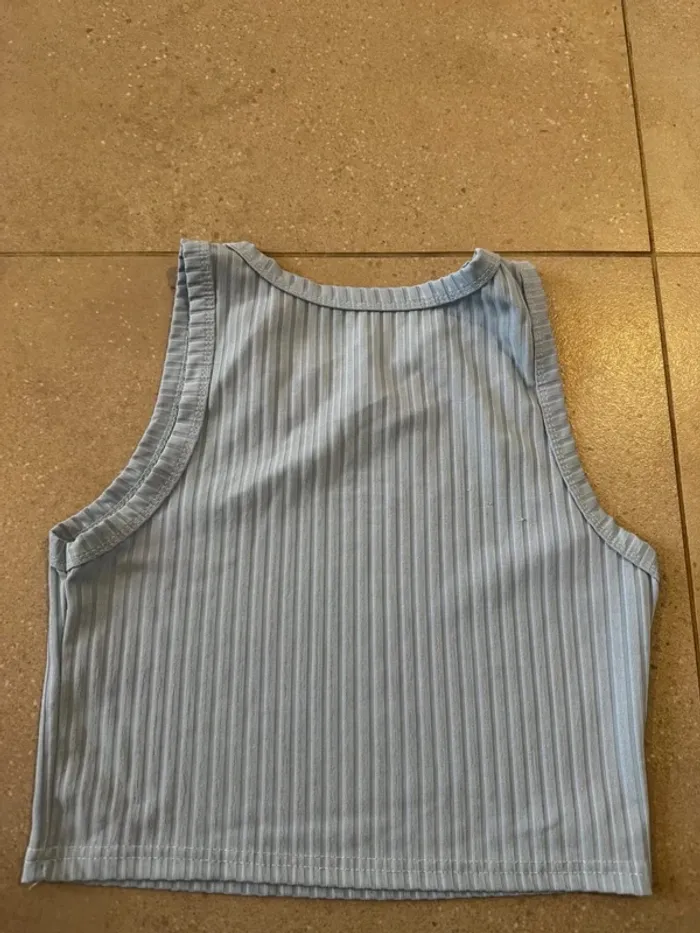 Débardeur bleu clair, très bon état, taille S - photo numéro 2